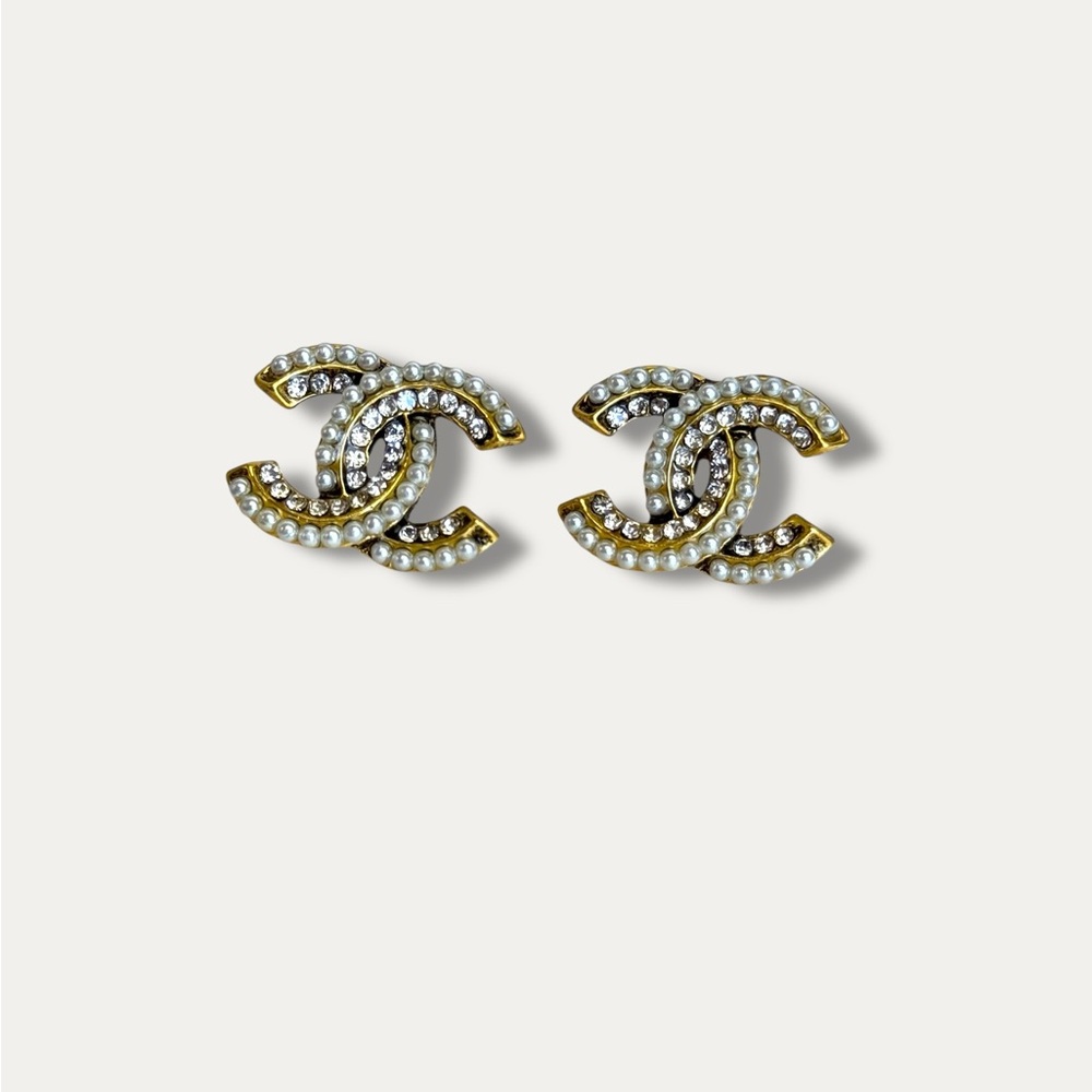 Elegant Gold and Silver Pearl Earrings - Picture 4 of 5